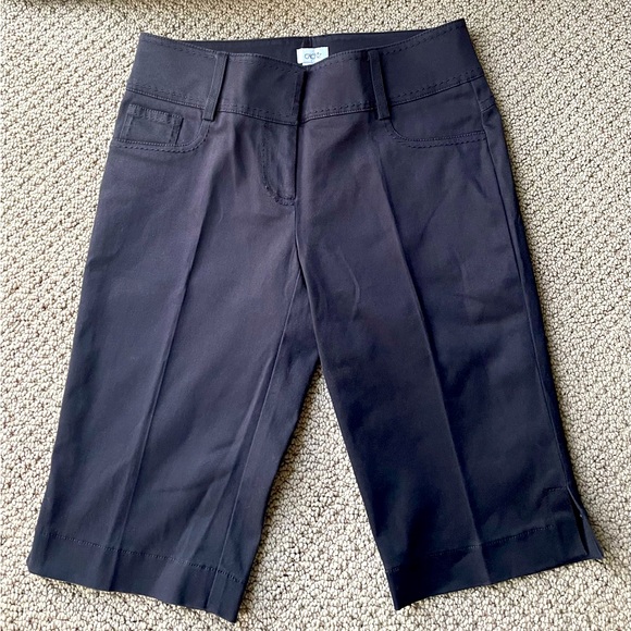 Cache’ Women’s Black Bermuda Shorts - Picture 1 of 4